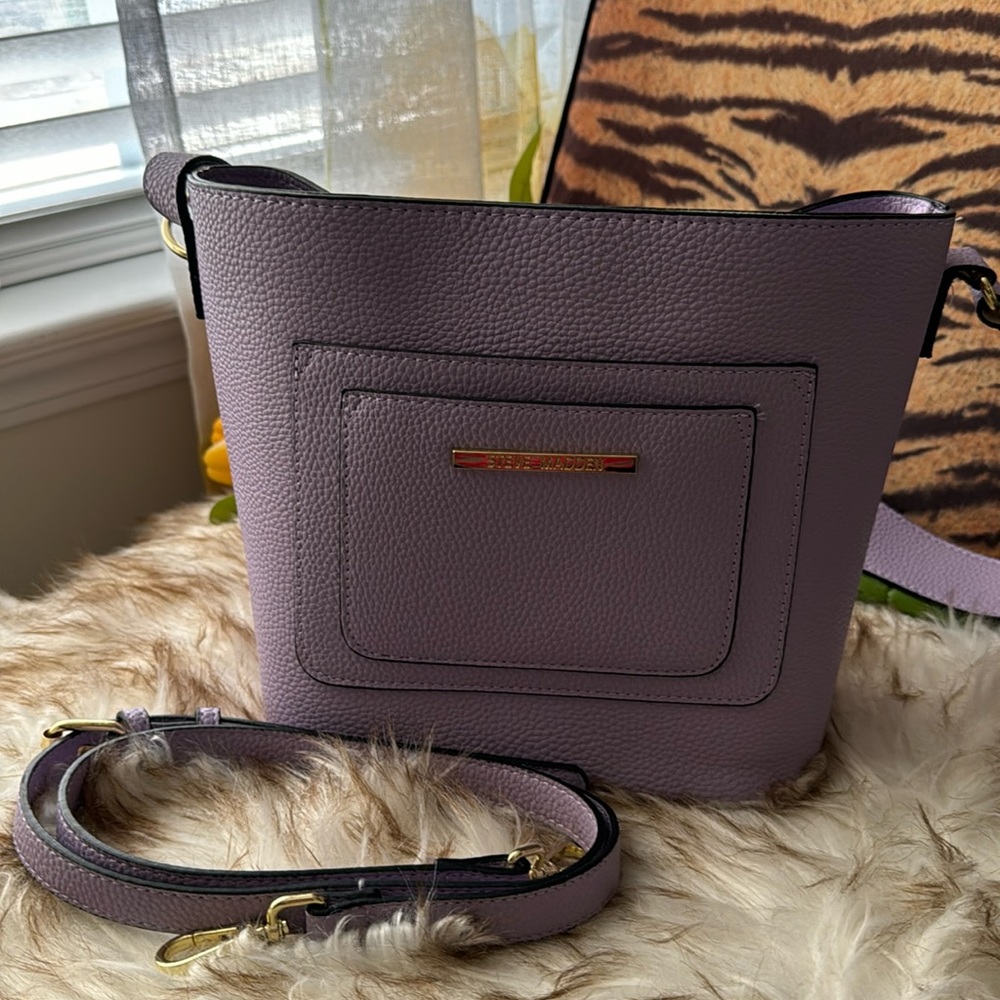 Steve Madden Emilia Crossboddy Bucket Bag Lavender